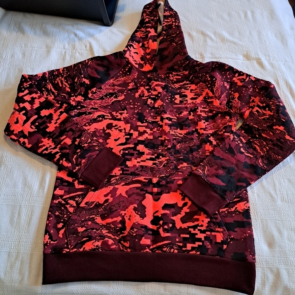 Under Armour Youth XL loose fit maroon burgundy